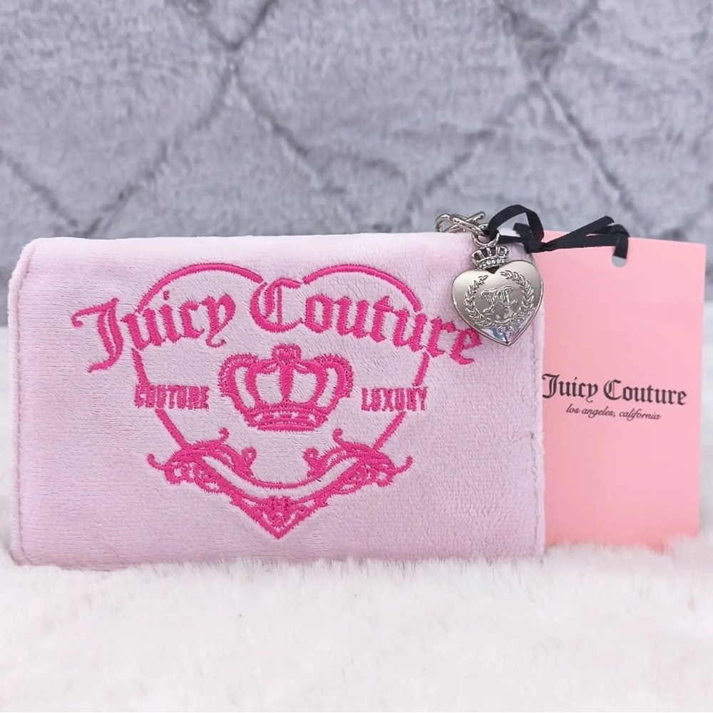 Juicy Couture NWT “Girlie Royalty” double-sided trifold Pink Velour w/ Charm